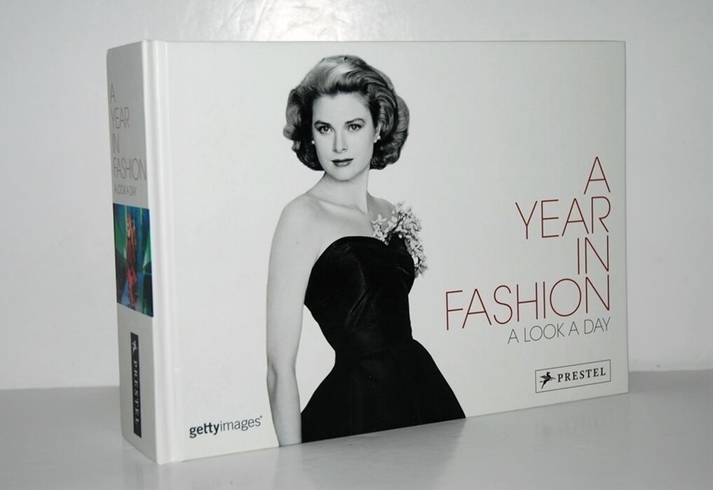 A Year in Fashion A Look a Day Image