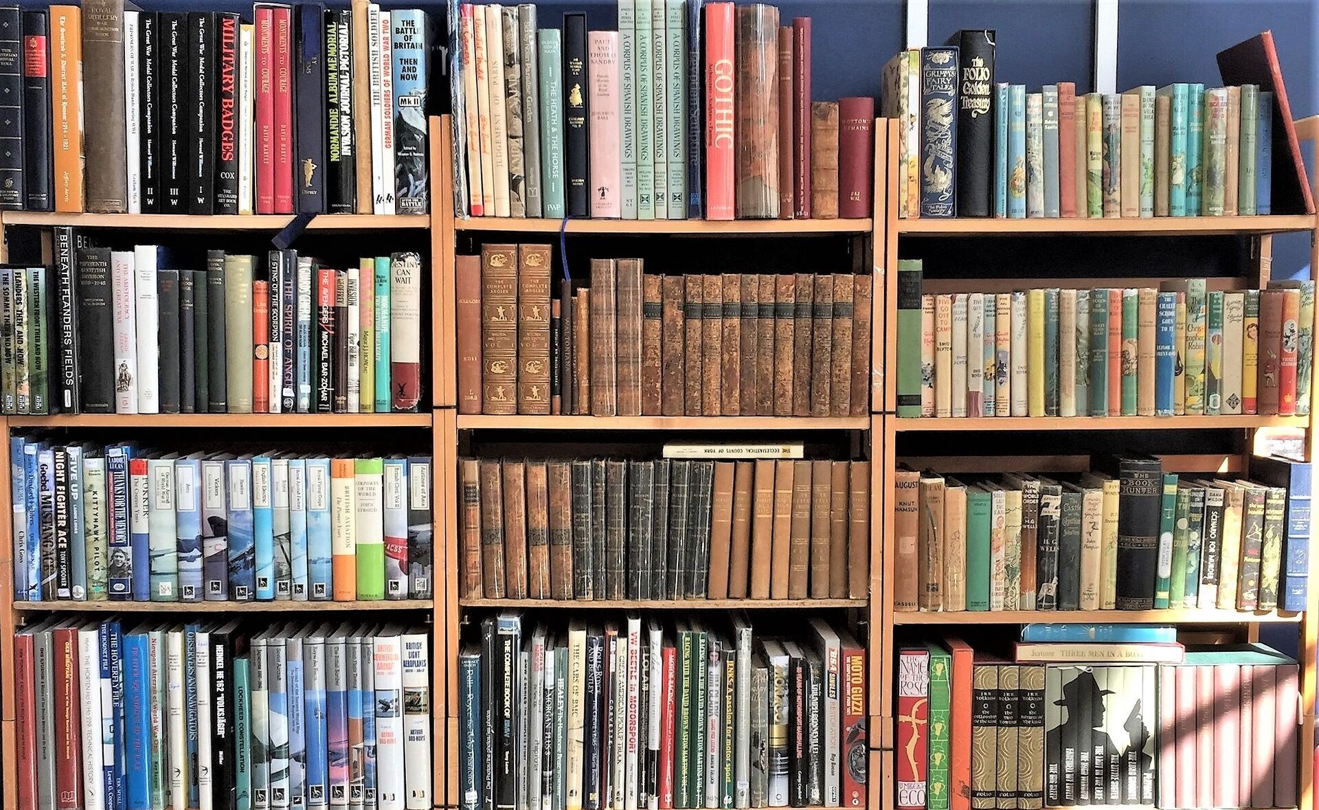 The NRA Gun Collectors Guide - Books by Nugget Box