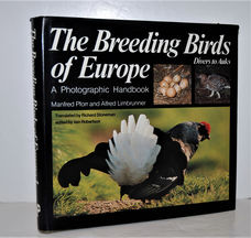 Breeding Birds of Europe Divers to Auks V. 1: a Photographic Handbook